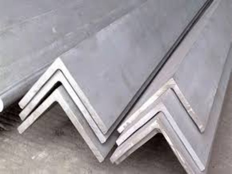 Ứng dụng thực tế của khối lượng riêng sắt/thép